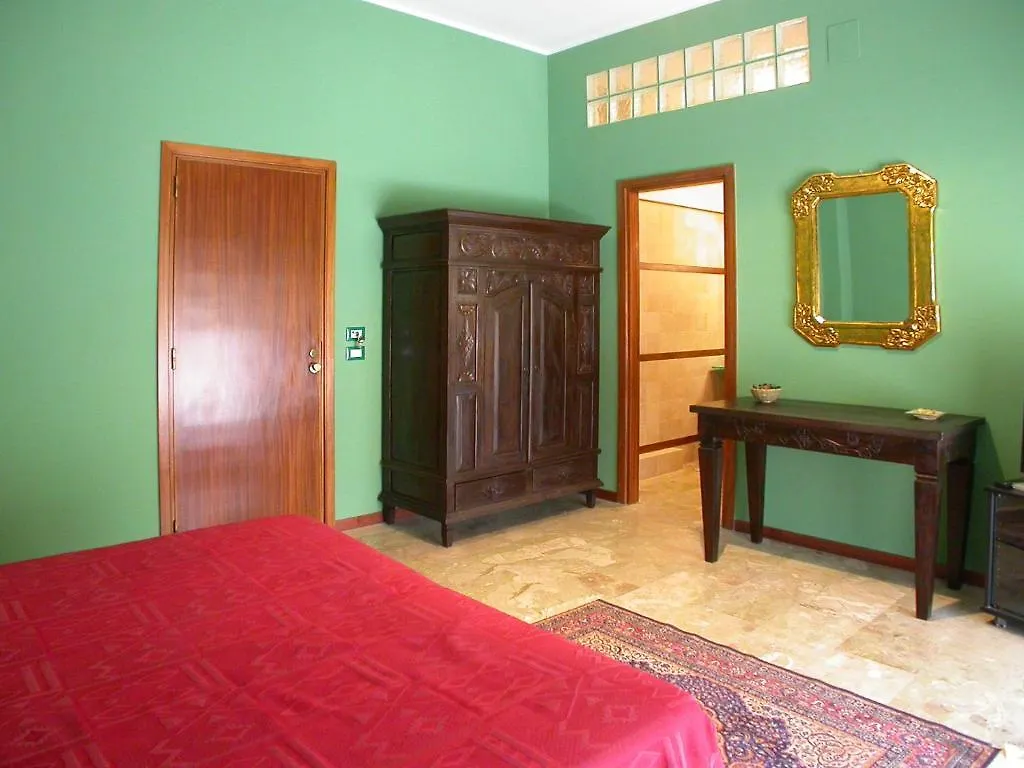 Inn Centro Lecce 5*,