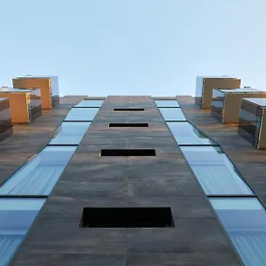 Glass House - Smart & Parking Szálloda